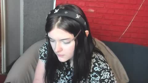 Snapshot of estertwilight chatting on April 11, 2026, 3:49 pm Ester online show from April 11, 2026, 3:49 pm