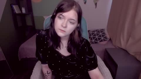 Snapshot of estertwilight chatting on April 19, 2026, 3:55 pm Ester online show from April 19, 2026, 3:55 pm