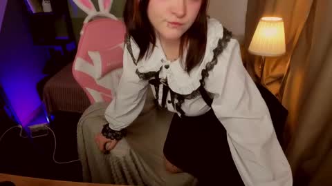 Snapshot of estertwilight chatting on May 6, 2026, 4:12 pm Ester online show from May 6, 2026, 4:12 pm