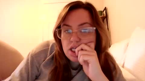 Esther online show from June 4, 2026, 12:00 pm