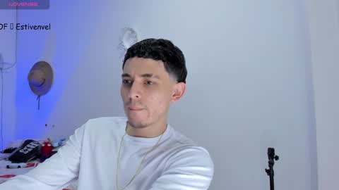 estivenvel online show from February 27, 2025, 2:32 pm