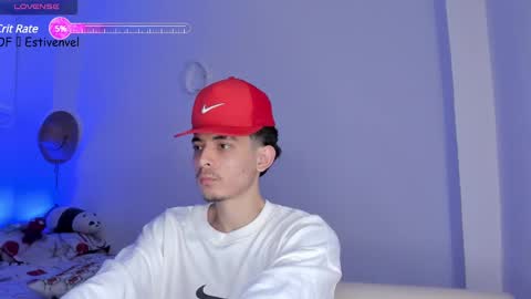 estivenvel online show from March 7, 2025, 3:39 pm