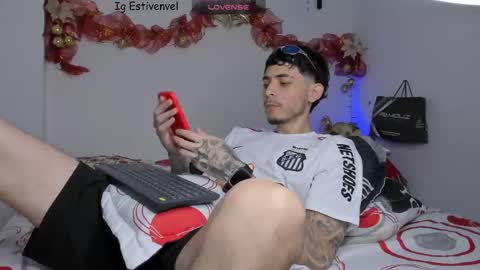 estivenvel online show from November 24, 2025, 3:56 pm