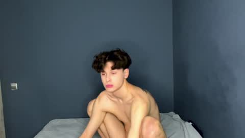 Snapshot of estremecerse chatting on December 17, 2024, 9:50 am Alex online show from December 17, 2024, 9:50 am