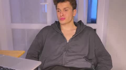 Alex online show from June 6, 2026, 6:12 pm
