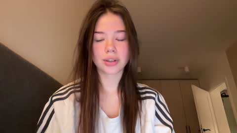 nika 3 online show from December 9, 2024, 1:55 pm