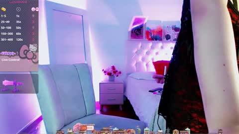 Moon online show from November 4, 2025, 7:46 pm