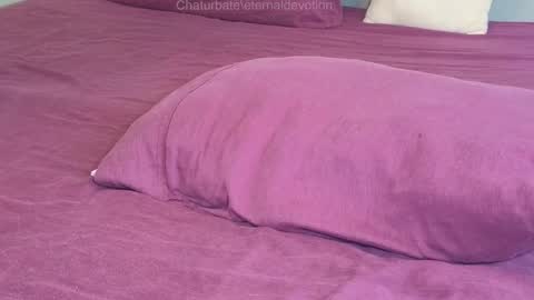 Snapshot of eternaldevotion chatting on January 22, 2025, 1:53 pm AA online show from January 22, 2025, 1:53 pm