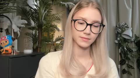 Natalie online show from March 26, 2026, 5:46 am