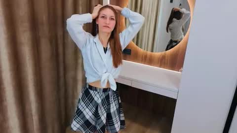 Mary online show from December 2, 2025, 4:02 pm