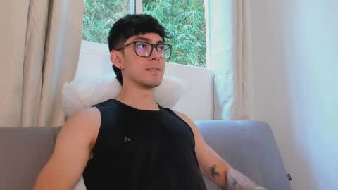 etham_wolf1 online show from March 28, 2026, 5:56 pm