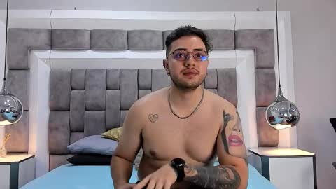 ethan_greys online show from November 15, 2025, 4:21 am