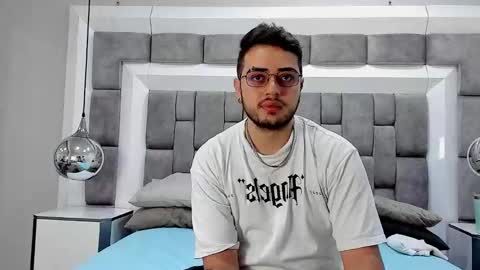 ethan_greys online show from November 25, 2025, 4:12 am