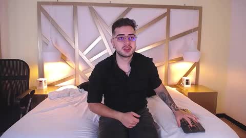 ethan_greys online show from December 3, 2025, 5:04 am