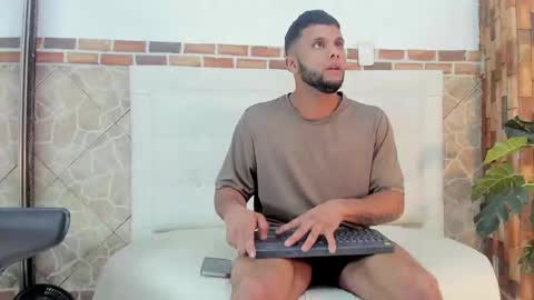 ethan helmut online show from December 7, 2024, 7:43 pm