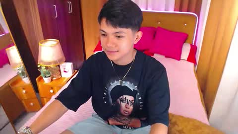 ethan_lauren online show from April 16, 2026, 6:09 pm