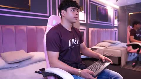 Snapshot of ethan_occonor chatting on September 17, 2025, 11:01 am ethan_occonor online show from September 17, 2025, 11:01 am