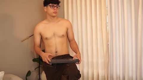 Snapshot of ethan_occonor chatting on October 15, 2025, 12:27 pm ethan_occonor online show from October 15, 2025, 12:27 pm
