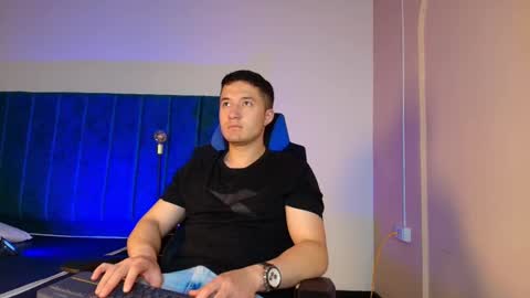 ethanconnor_ online show from October 16, 2025, 12:17 pm