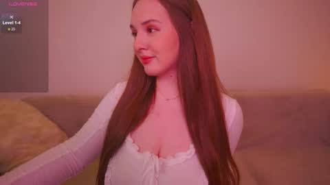 Hello I am AliseNext stream -  1700 GTM1 online show from October 22, 2025, 6:29 pm