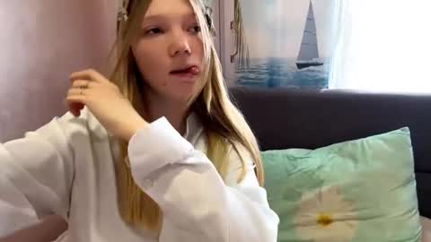 Snapshot of eugenakhouri chatting on September 28, 2025, 6:19 am Lana online show from September 28, 2025, 6:19 am