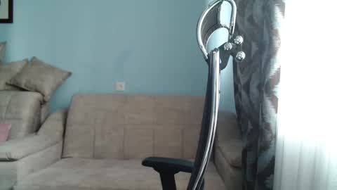 eva2323 online show from February 5, 2025, 8:21 am