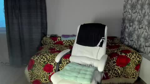 Eva online show from April 19, 2026, 1:10 pm