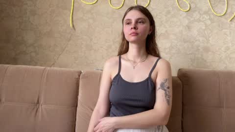 Eva Calvin online show from April 1, 2026, 4:57 am