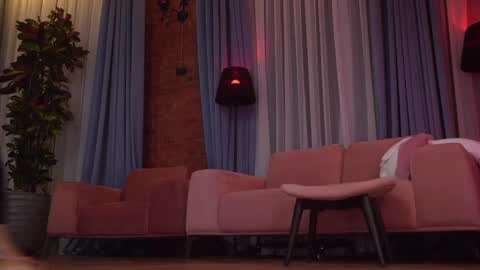 Eva online show from February 27, 2025, 2:32 am