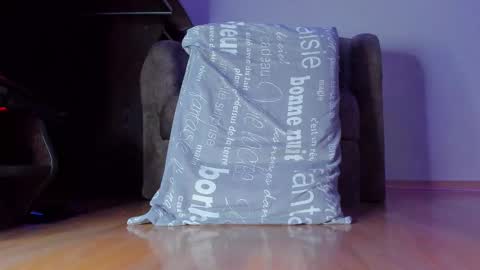 Eva online show from October 17, 2025, 11:46 am