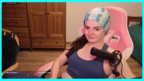 Snapshot of eva_katt chatting on October 4, 2025, 10:57 am Gamer Katt online show from October 4, 2025, 10:57 am