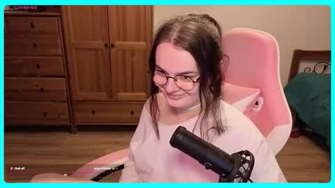 Snapshot of eva_katt chatting on October 10, 2025, 9:14 pm Gamer Katt online show from October 10, 2025, 9:14 pm