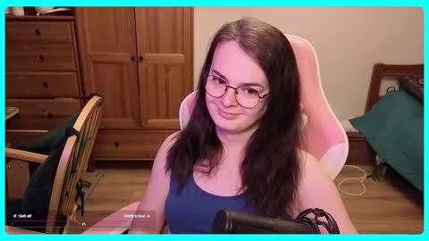 Snapshot of eva_katt chatting on October 15, 2025, 1:33 pm Gamer Katt online show from October 15, 2025, 1:33 pm
