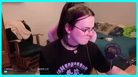 Snapshot of eva_katt chatting on November 5, 2025, 1:55 pm Gamer Katt online show from November 5, 2025, 1:55 pm