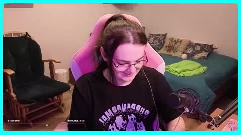 Snapshot of eva_katt chatting on December 3, 2025, 1:31 pm Gamer Katt online show from December 3, 2025, 1:31 pm