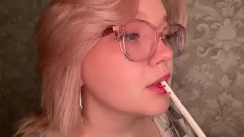 eva_kittenn online show from September 13, 2025, 3:56 pm