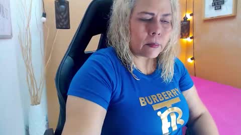 eva_love49 online show from November 17, 2025, 12:00 pm