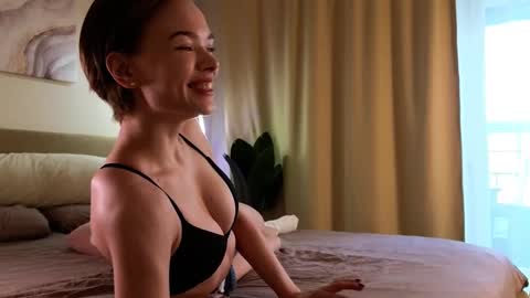 Eva online show from March 10, 2025, 12:48 pm