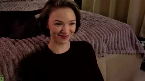 Eva online show from December 16, 2025, 5:07 pm