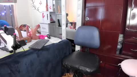 Eva Notty  online show from December 3, 2025, 4:38 pm