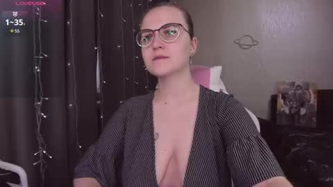 Eva online show from December 2, 2025, 11:15 am