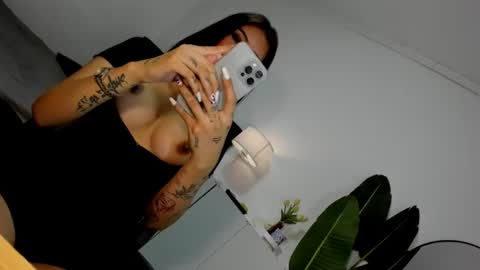Snapshot of eva_penelope chatting on June 12, 2026, 2:32 am EVA online show from June 12, 2026, 2:32 am
