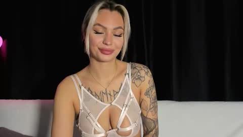 Eva online show from November 25, 2025, 6:13 am