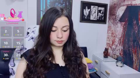 Snapshot of eva_rosell chatting on June 5, 2026, 3:18 pm Eva online show from June 5, 2026, 3:18 pm