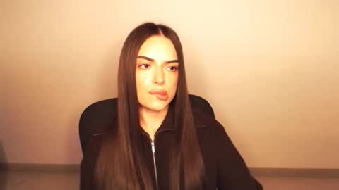 Eva online show from October 15, 2025, 4:18 pm