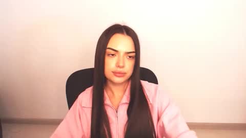 Eva online show from October 22, 2025, 1:11 pm