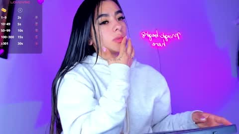 Eva Shinee online show from March 24, 2026, 10:31 am