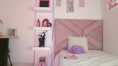 Eva Sin online show from March 17, 2026, 11:30 pm