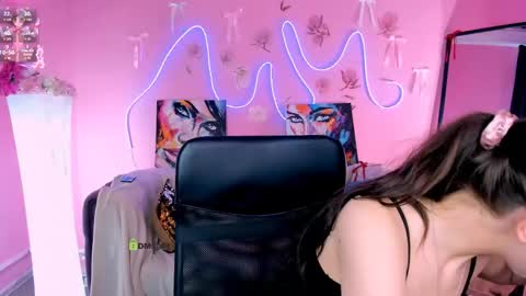 Eva online show from May 29, 2026, 5:49 am
