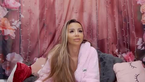 Eva online show from November 7, 2025, 3:23 pm